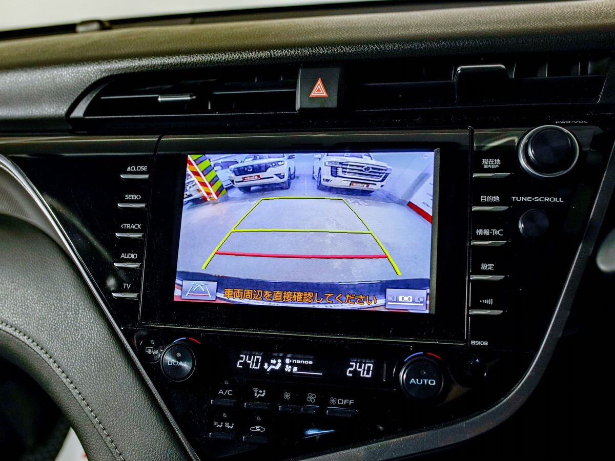 Toyota Camry 2019 - фото автомобиля