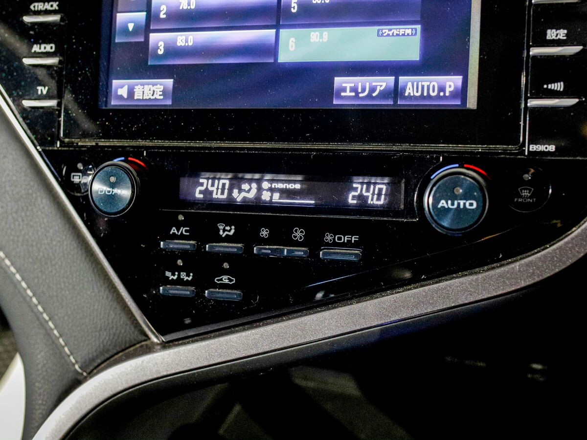 Toyota Camry 2019 - фото автомобиля
