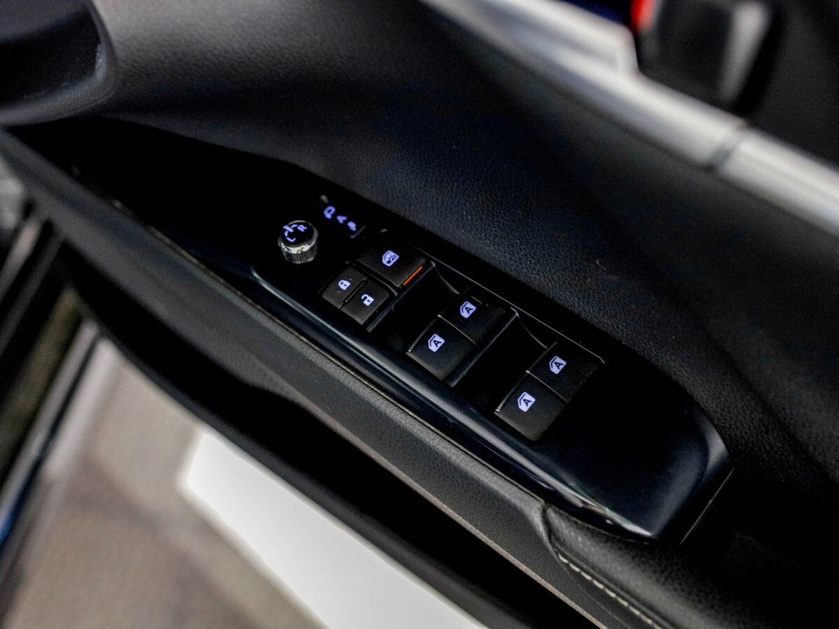 Toyota Camry 2019 - фото автомобиля