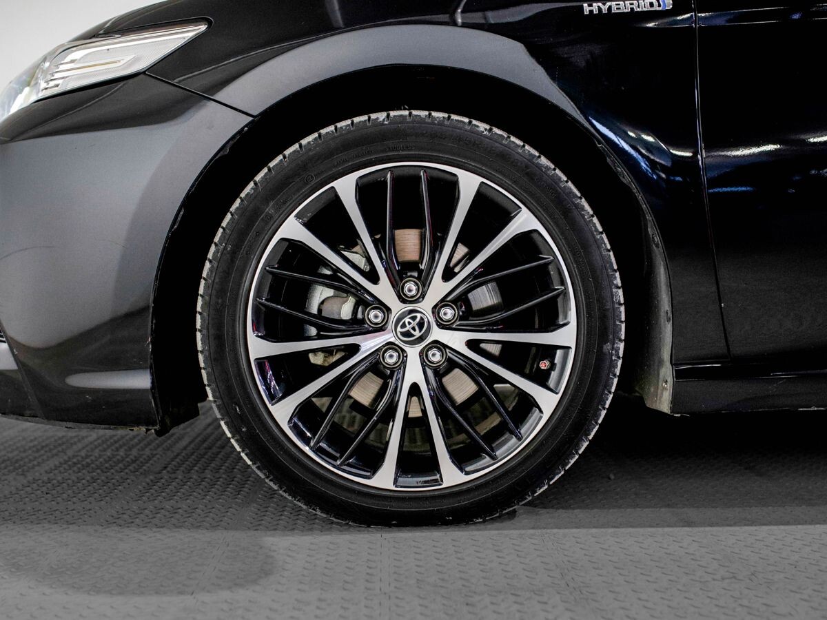 Toyota Camry 2019 - фото автомобиля