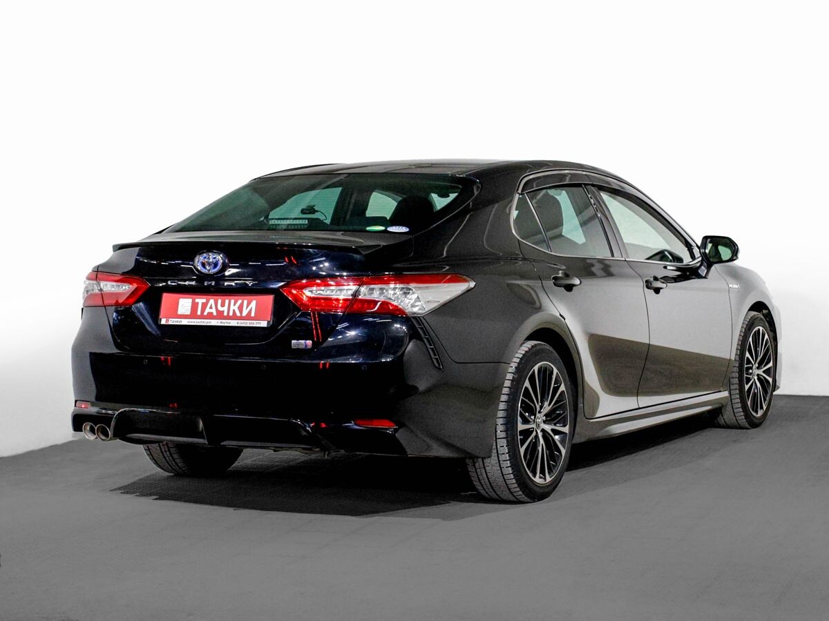 Toyota Camry 2019 - фото автомобиля