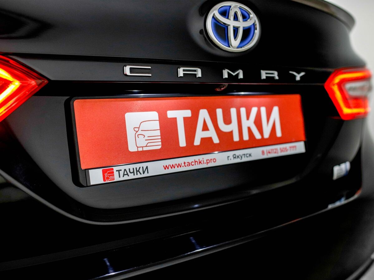 Toyota Camry 2019 - фото автомобиля