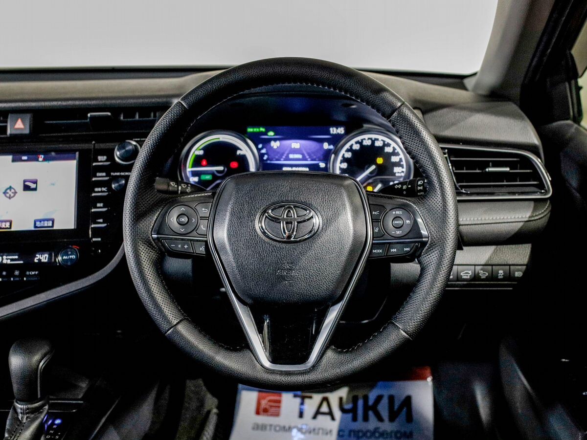 Toyota Camry 2019 - фото автомобиля