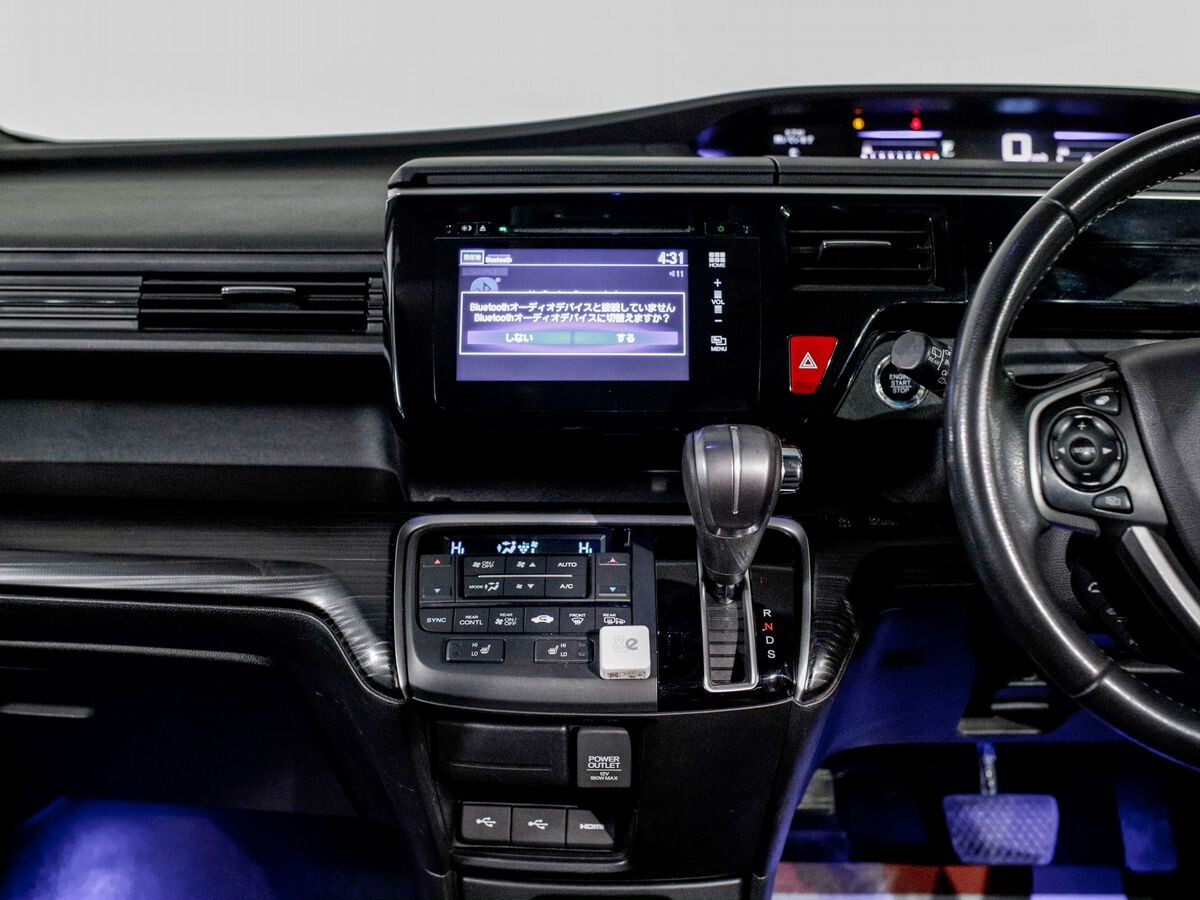 Honda Stepwgn 2015 - фото автомобиля