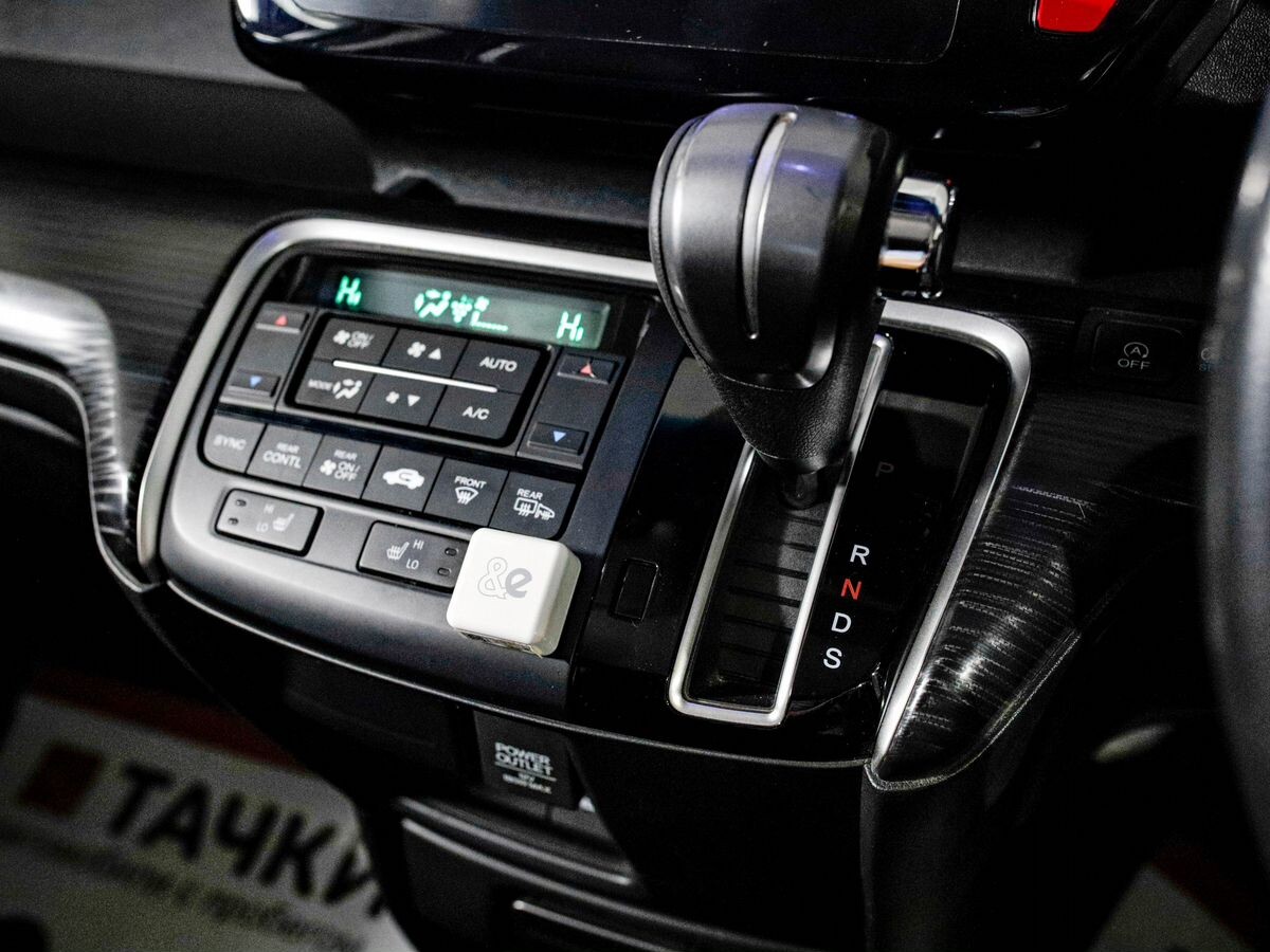 Honda Stepwgn 2015 - фото автомобиля