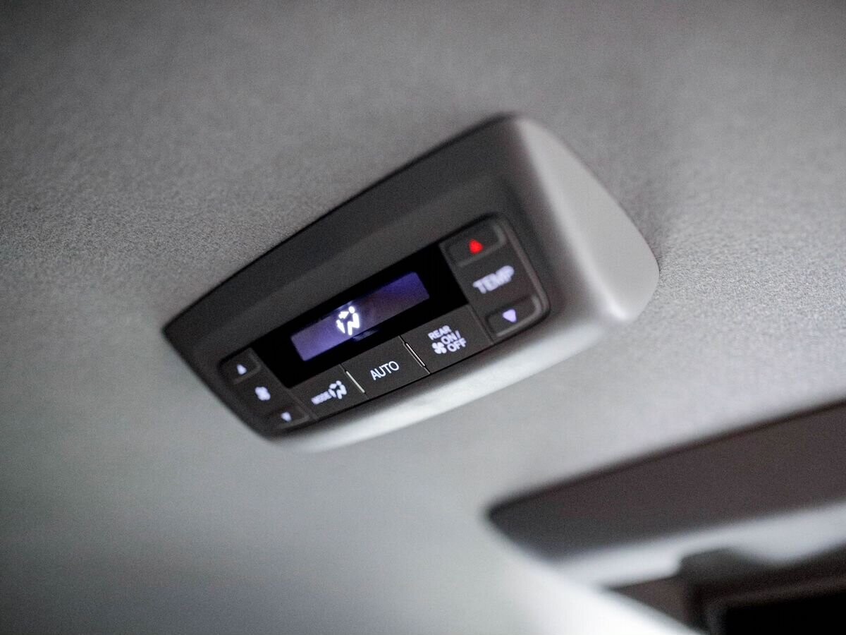 Honda Stepwgn 2015 - фото автомобиля