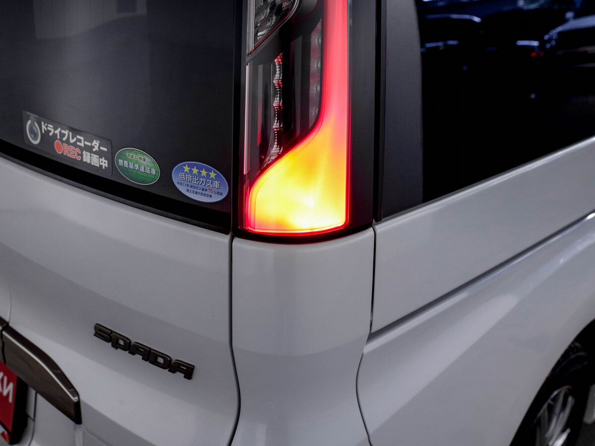 Honda Stepwgn 2015 - фото автомобиля