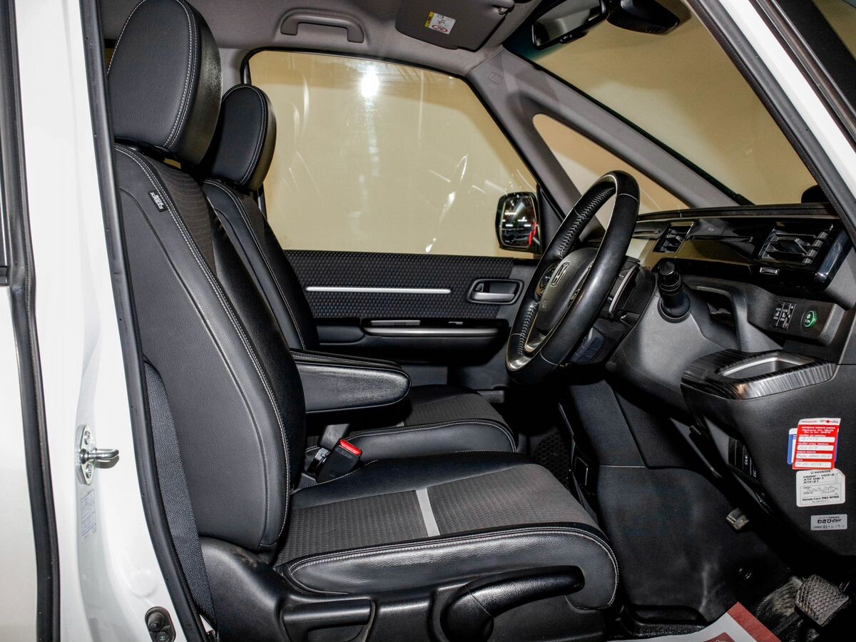 Honda Stepwgn 2015 - фото автомобиля