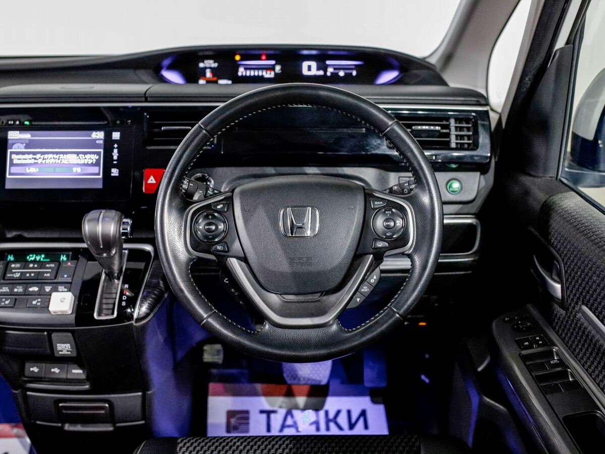 Honda Stepwgn 2015 - фото автомобиля