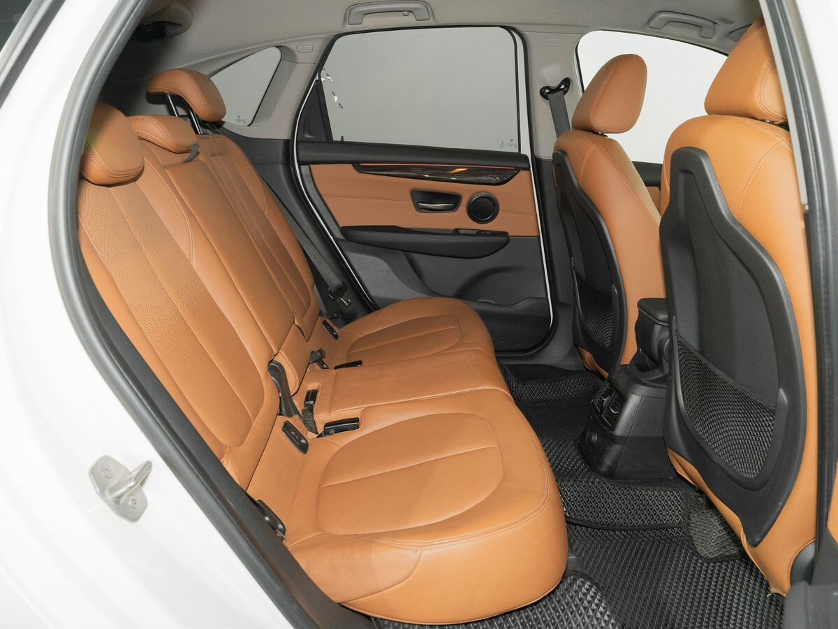 BMW 2-Series Active Tourer 2016 - фото автомобиля