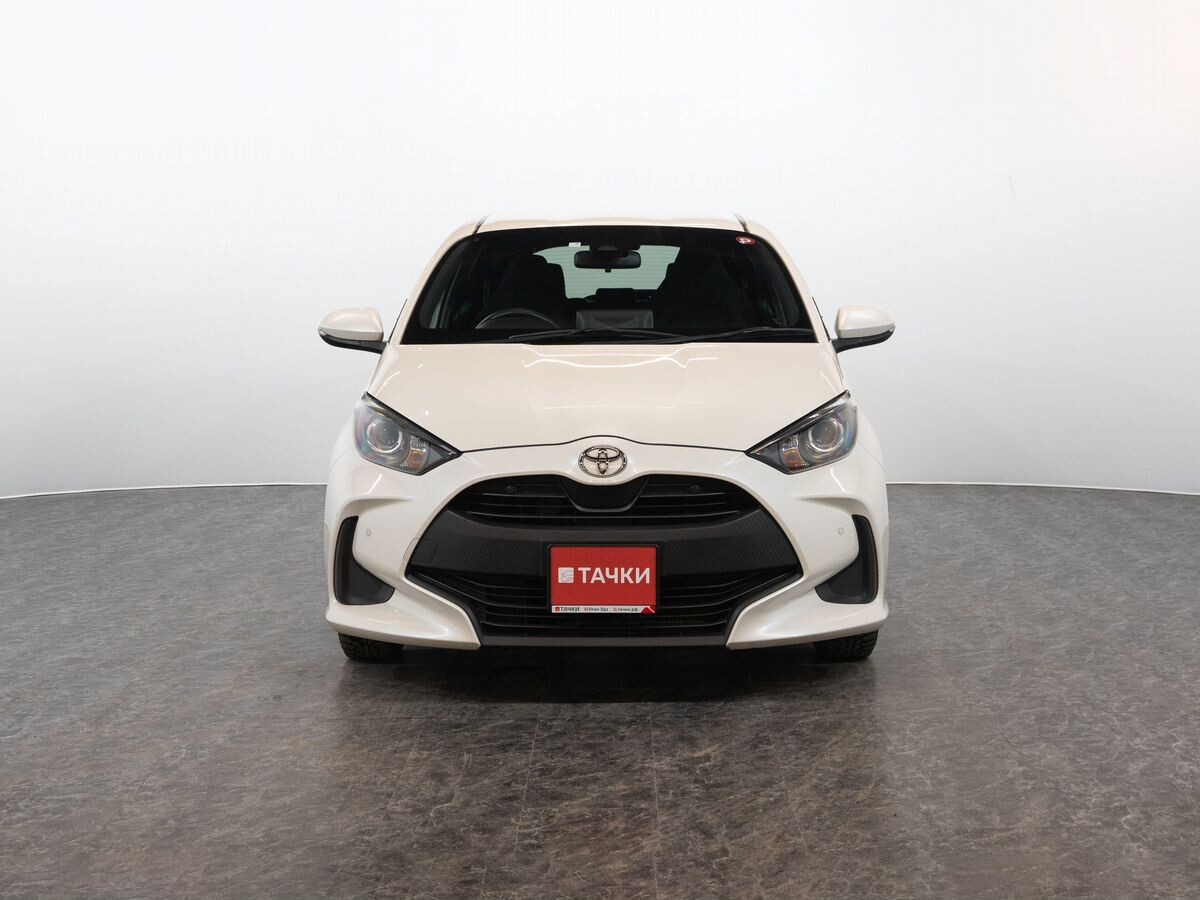 Toyota Yaris 2020 - фото автомобиля