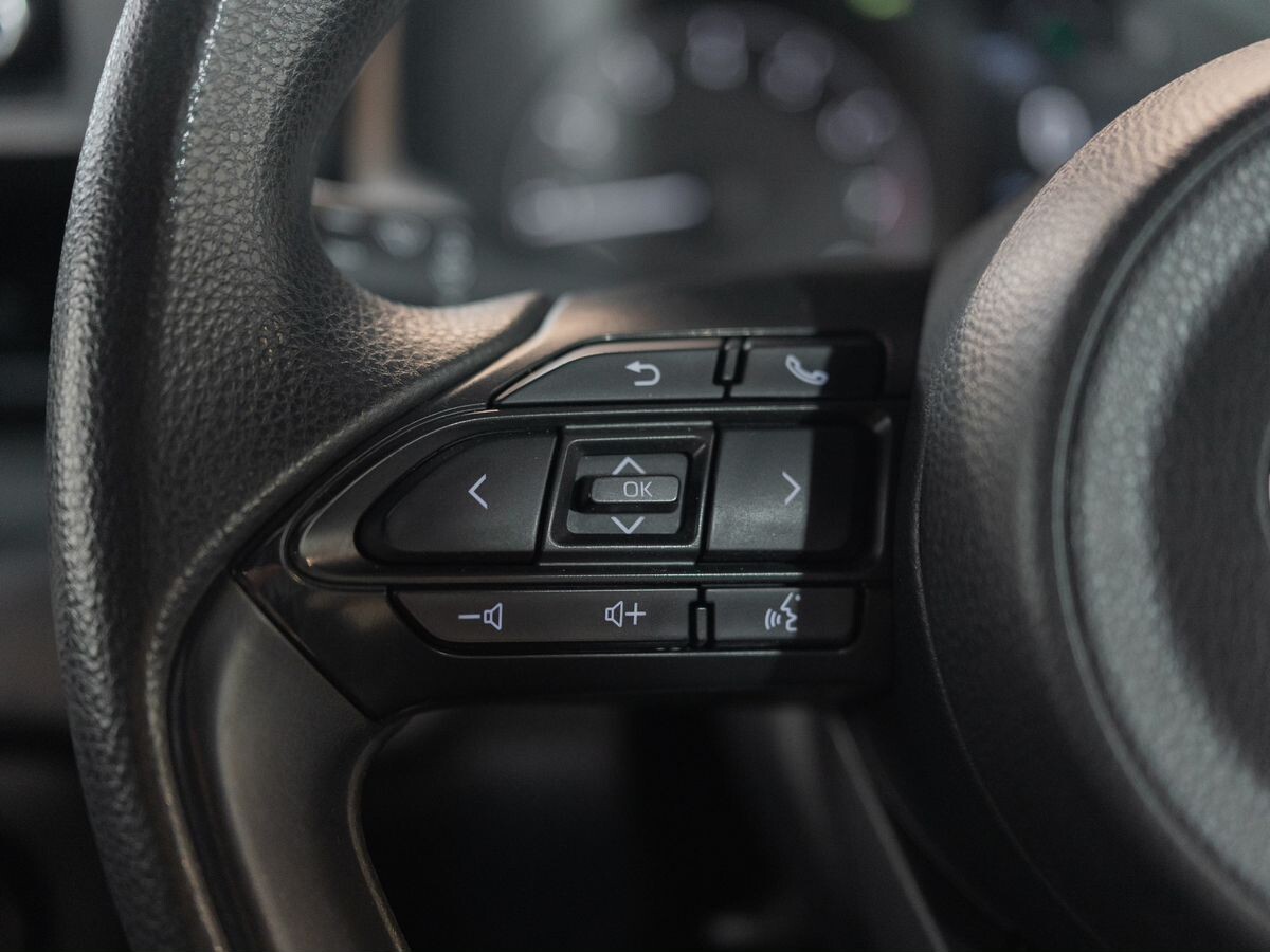 Toyota Yaris 2020 - фото автомобиля