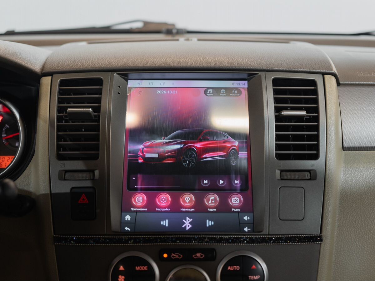 Nissan Tiida 2011 - фото автомобиля