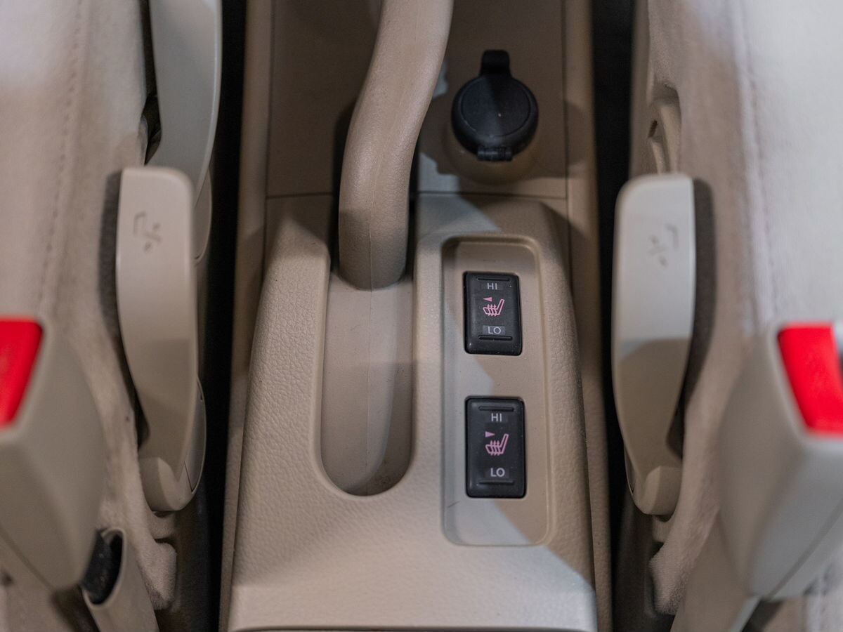 Nissan Tiida 2011 - фото автомобиля
