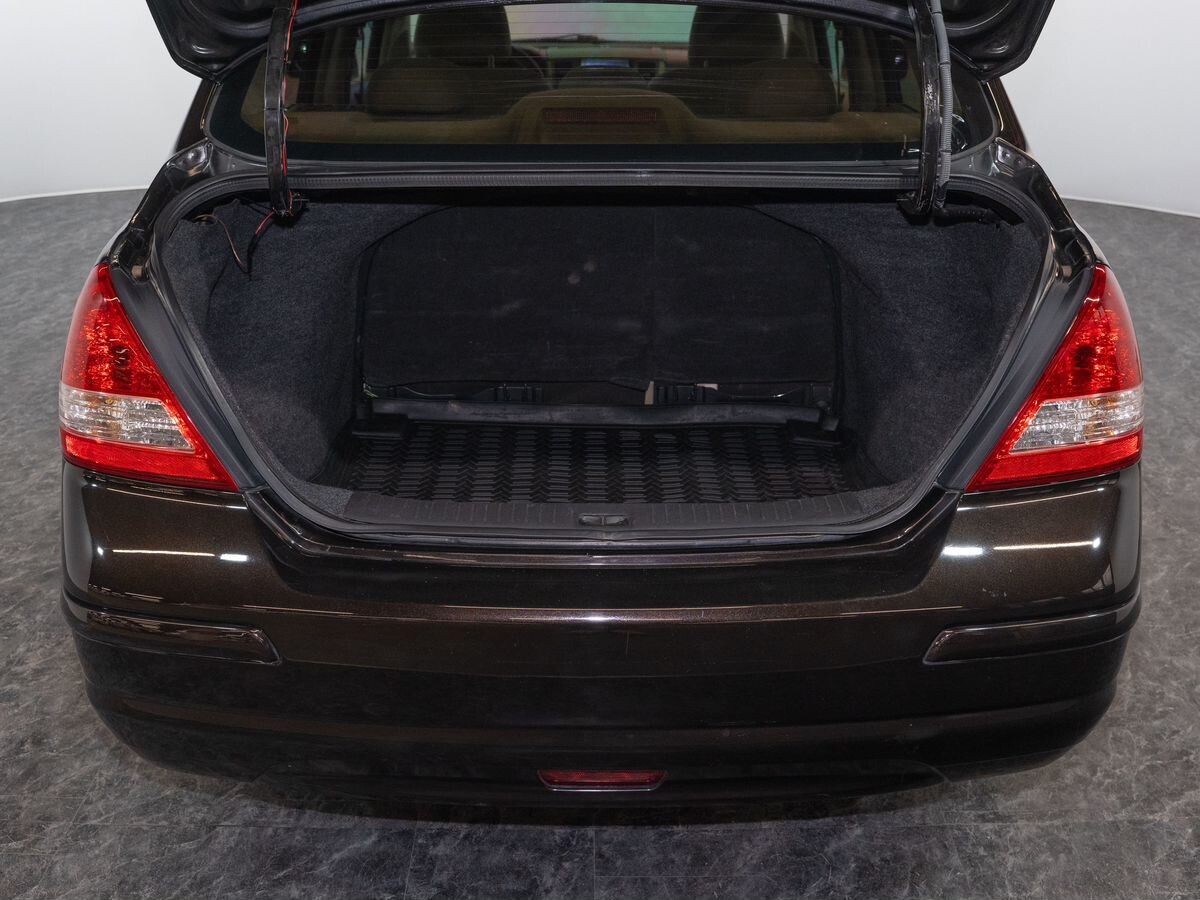 Nissan Tiida 2011 - фото автомобиля