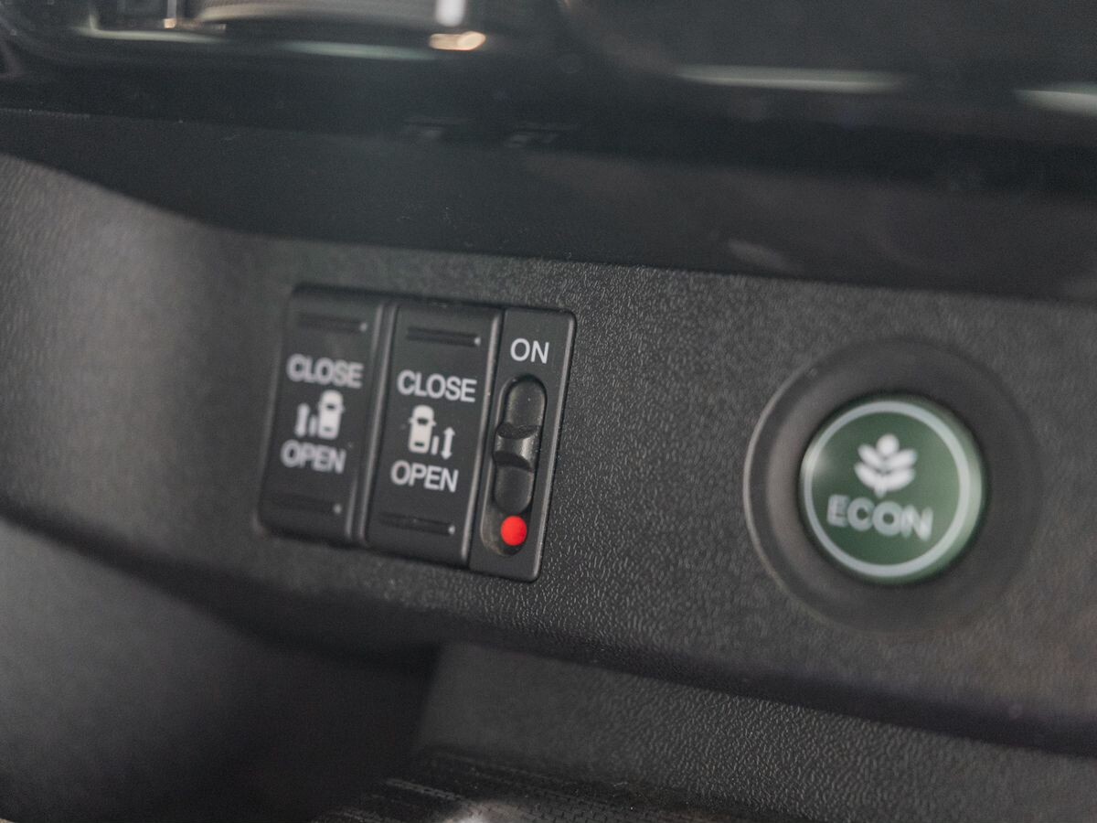 Honda Stepwgn 2015 - фото автомобиля