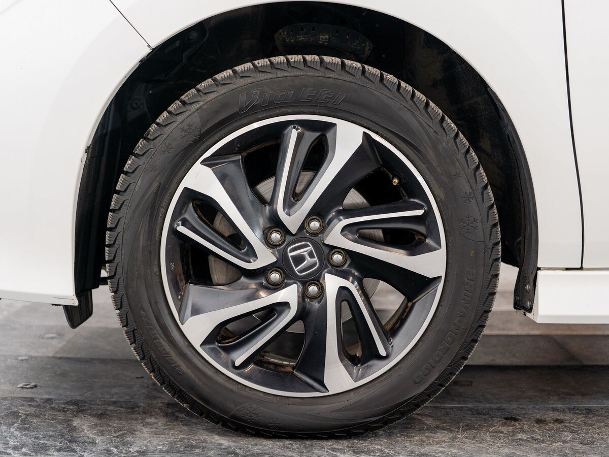 Honda Stepwgn 2015 - фото автомобиля