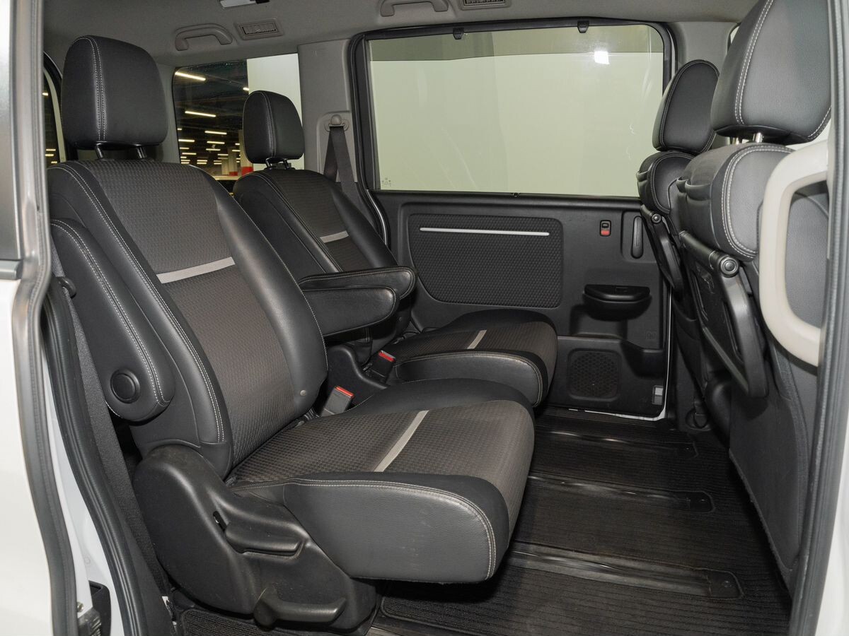 Honda Stepwgn 2015 - фото автомобиля
