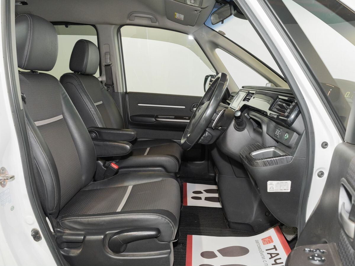 Honda Stepwgn 2015 - фото автомобиля