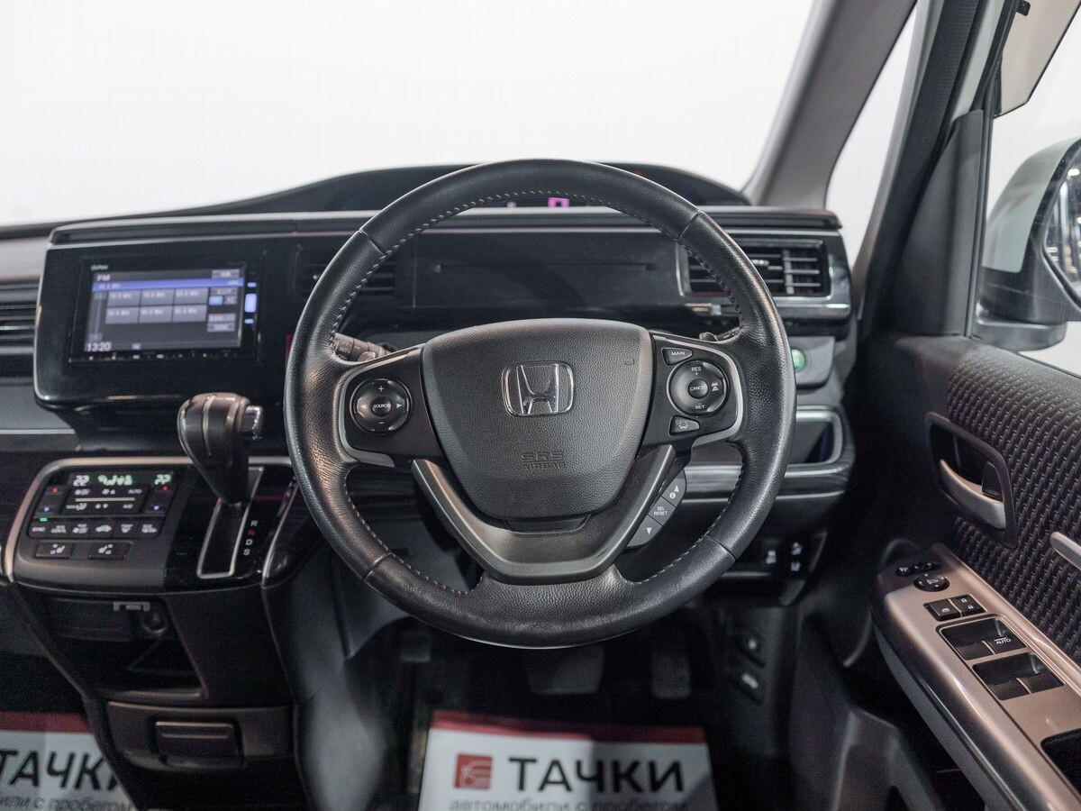 Honda Stepwgn 2015 - фото автомобиля