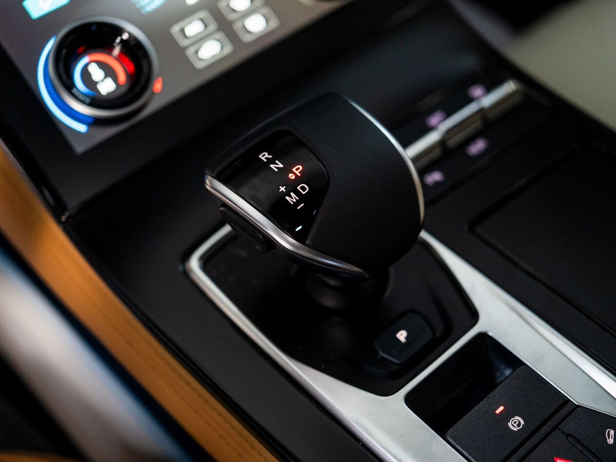 Jetour X70 Plus 2025 - фото автомобиля