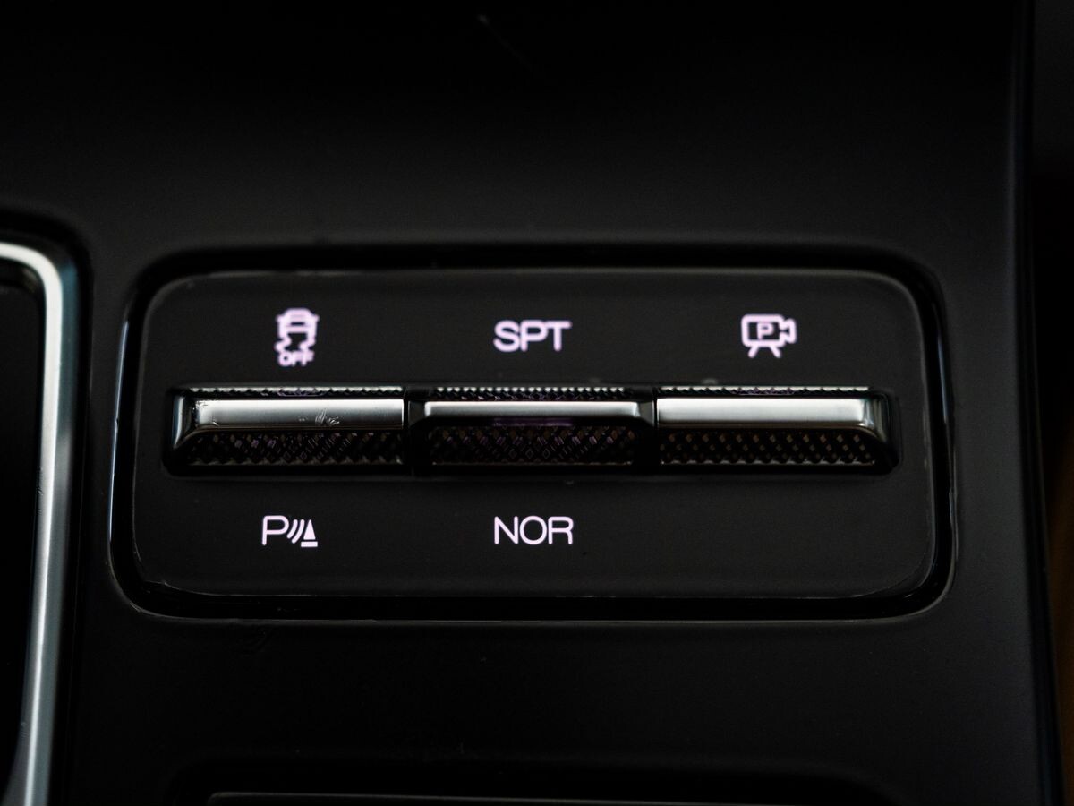 Jetour X70 Plus 2025 - фото автомобиля