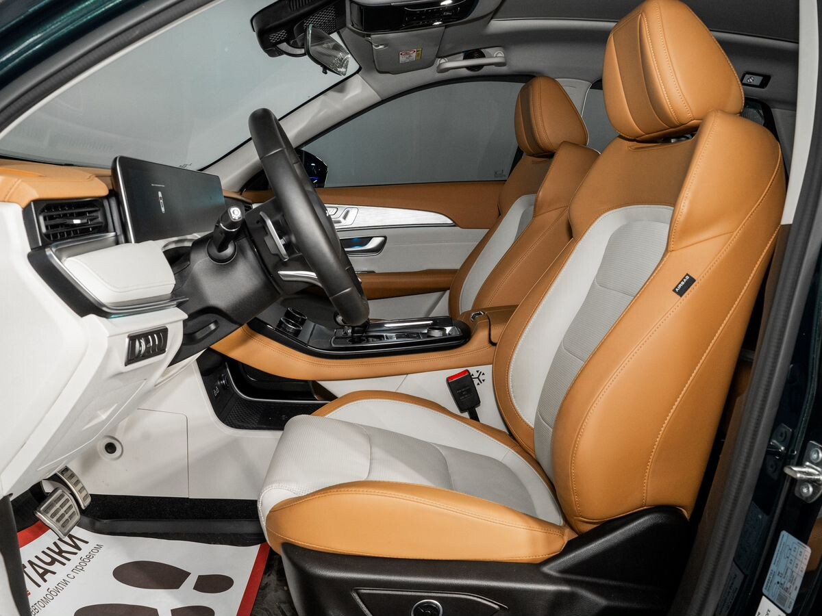 Jetour X70 Plus 2025 - фото автомобиля
