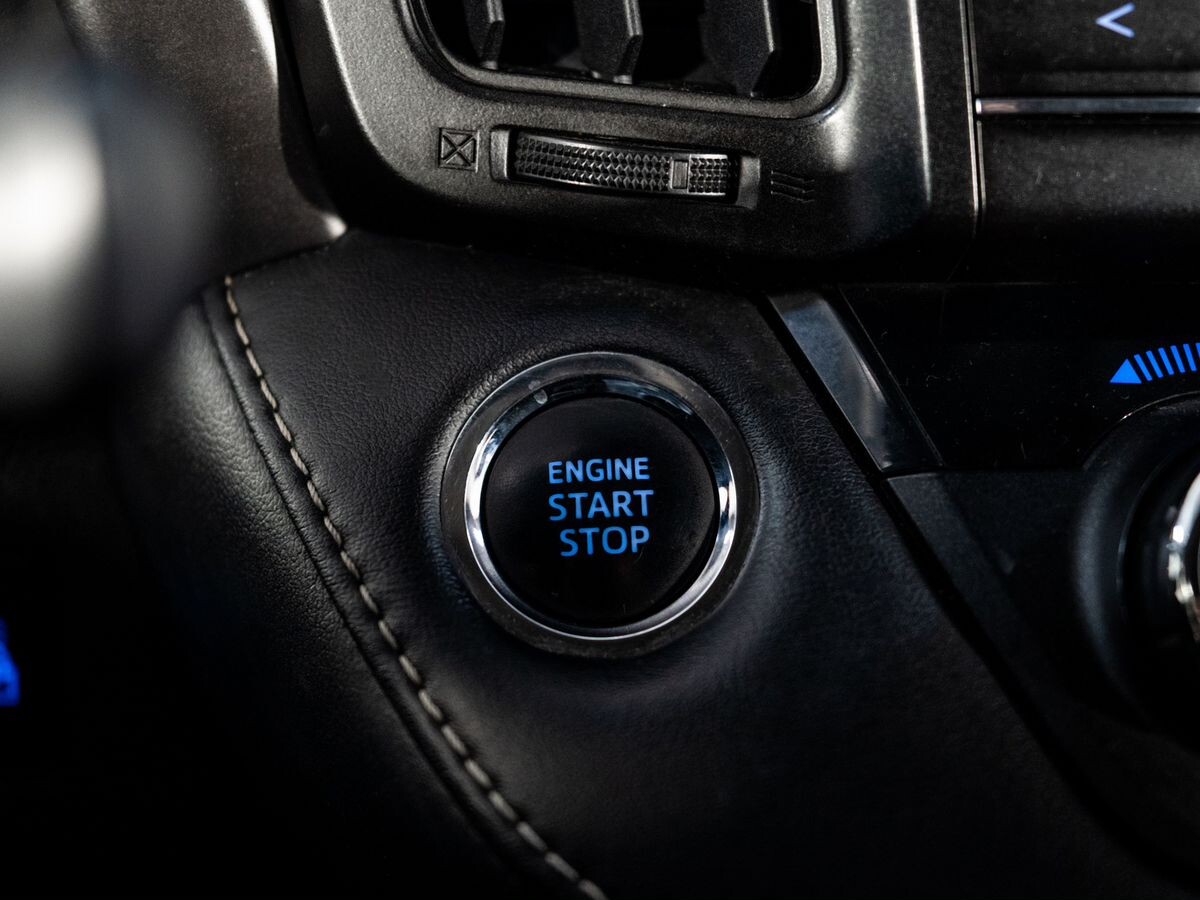 Toyota RAV4 2015 - фото автомобиля
