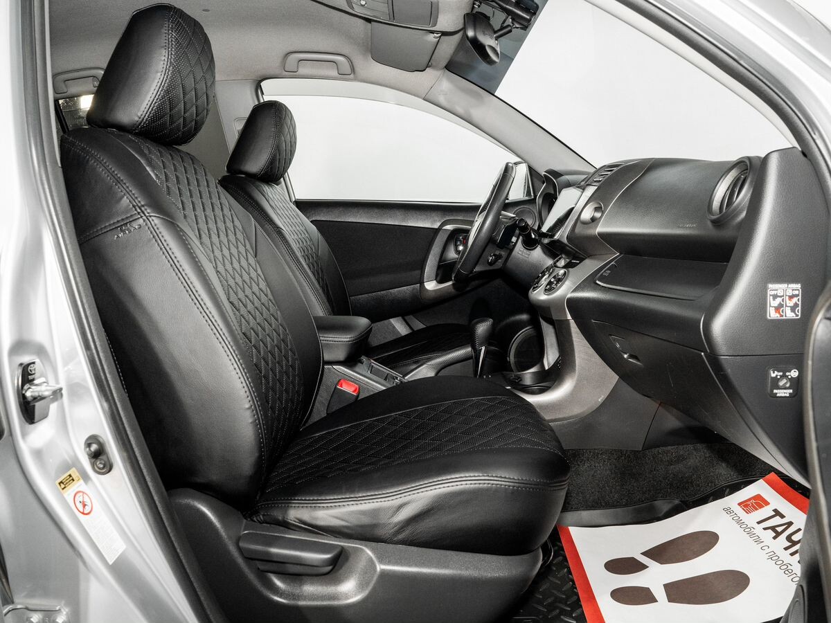 Toyota RAV4 2010 - фото автомобиля