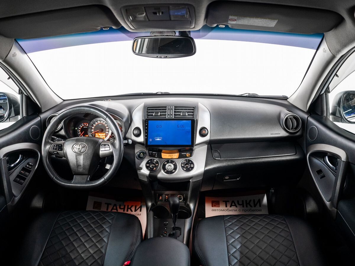 Toyota RAV4 2010 - фото автомобиля
