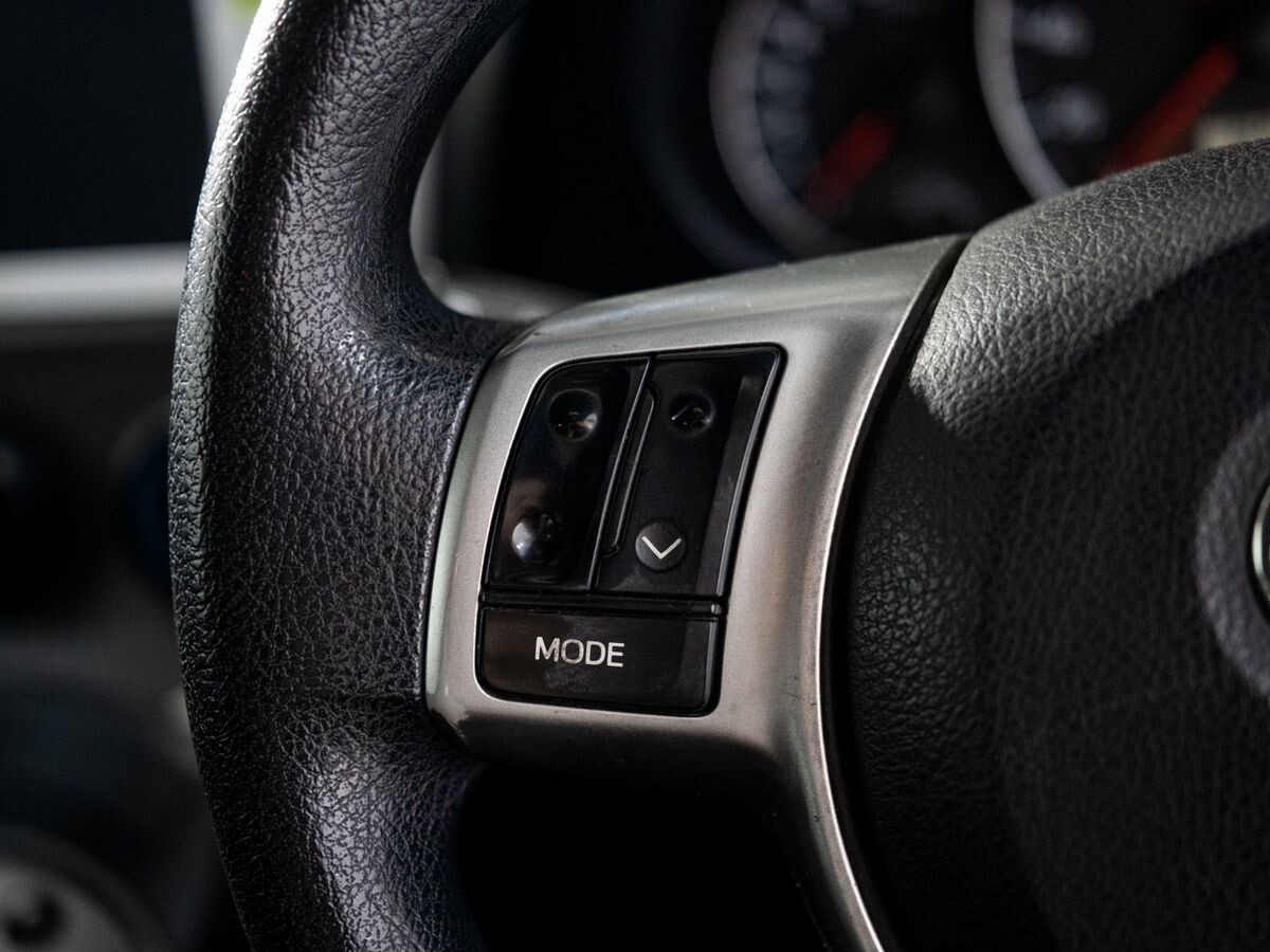 Toyota Ractis 2012 - фото автомобиля
