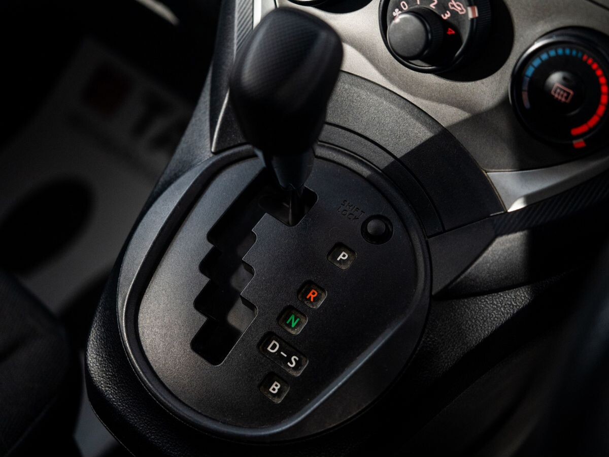 Toyota Ractis 2012 - фото автомобиля