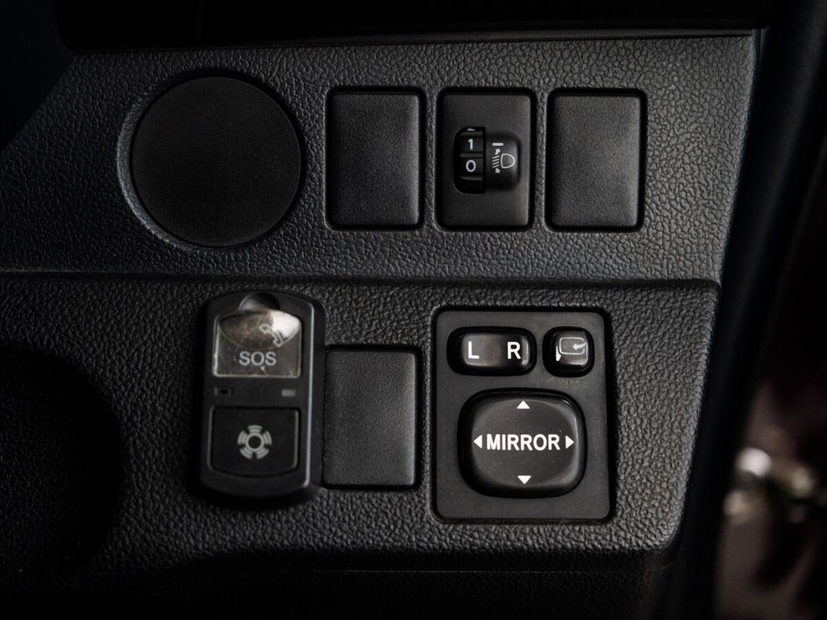 Toyota Ractis 2012 - фото автомобиля