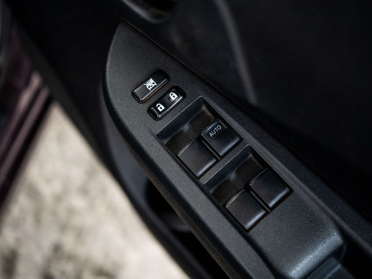 Toyota Ractis 2012 - фото автомобиля