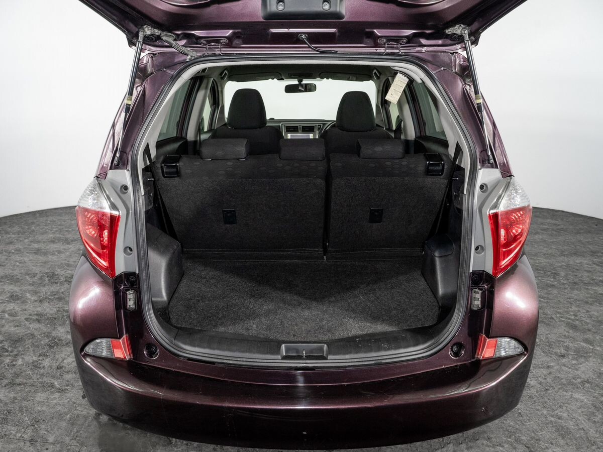 Toyota Ractis 2012 - фото автомобиля