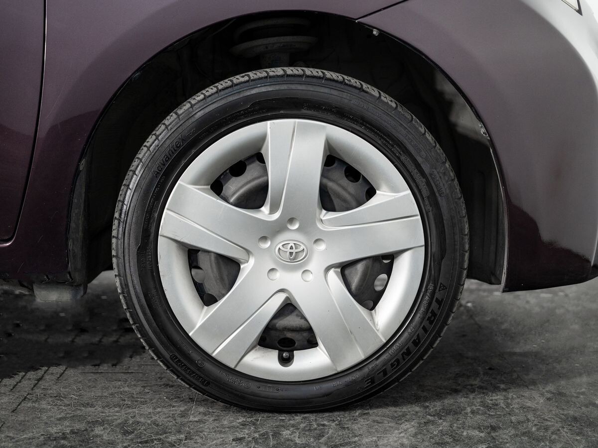 Toyota Ractis 2012 - фото автомобиля