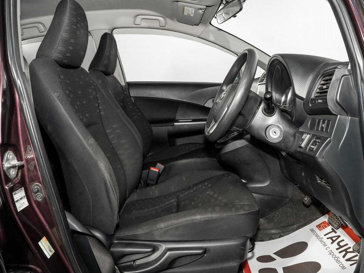 Toyota Ractis 2012 - фото автомобиля