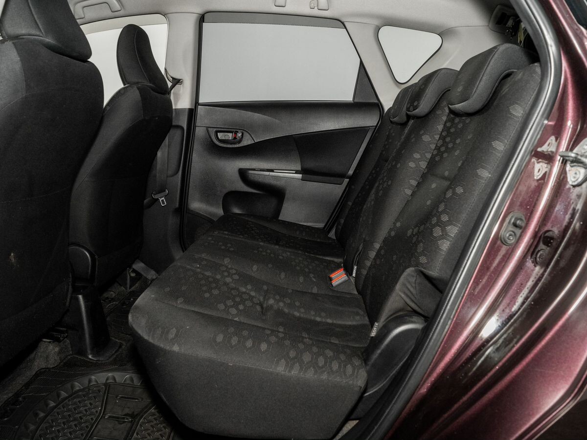 Toyota Ractis 2012 - фото автомобиля