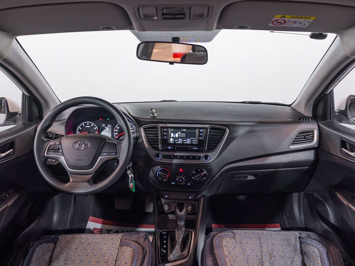 Hyundai Solaris 2018 - фото автомобиля