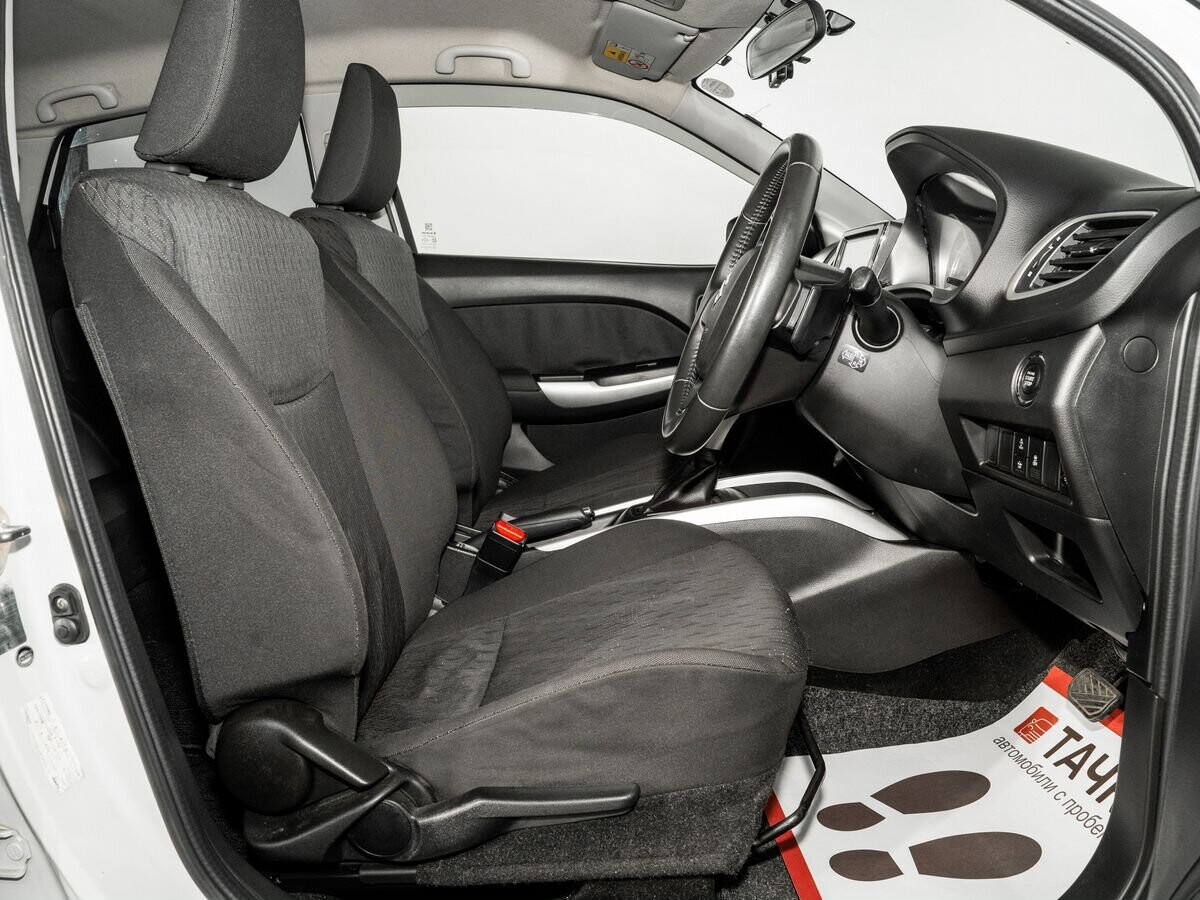 Suzuki Baleno 2016 - фото автомобиля