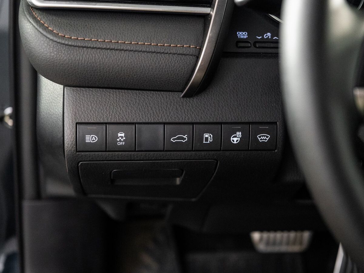 Toyota Camry 2018 - фото автомобиля