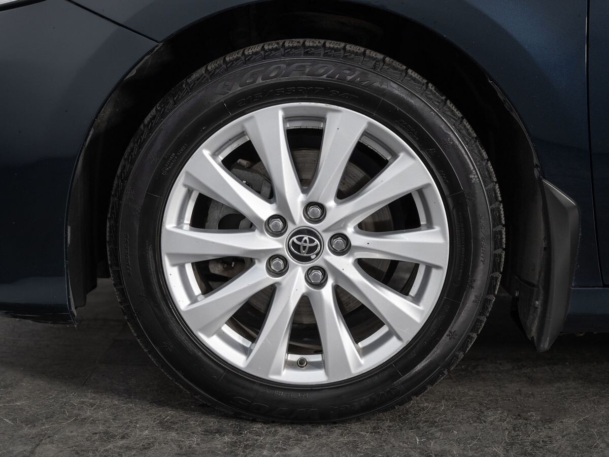 Toyota Camry 2018 - фото автомобиля