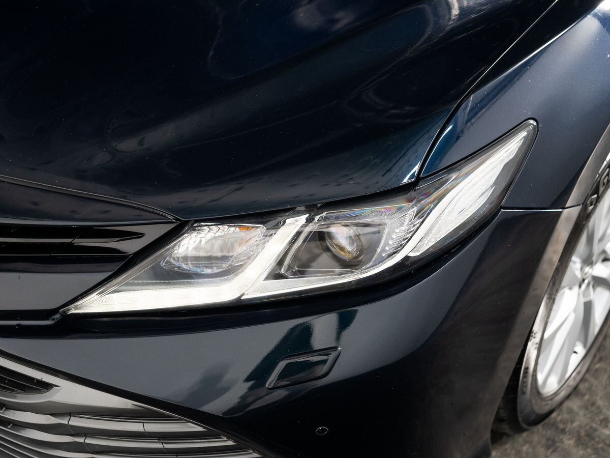 Toyota Camry 2018 - фото автомобиля