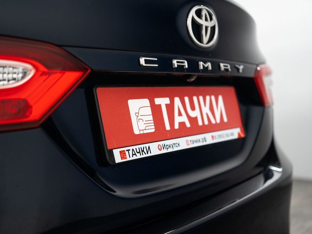 Toyota Camry 2018 - фото автомобиля