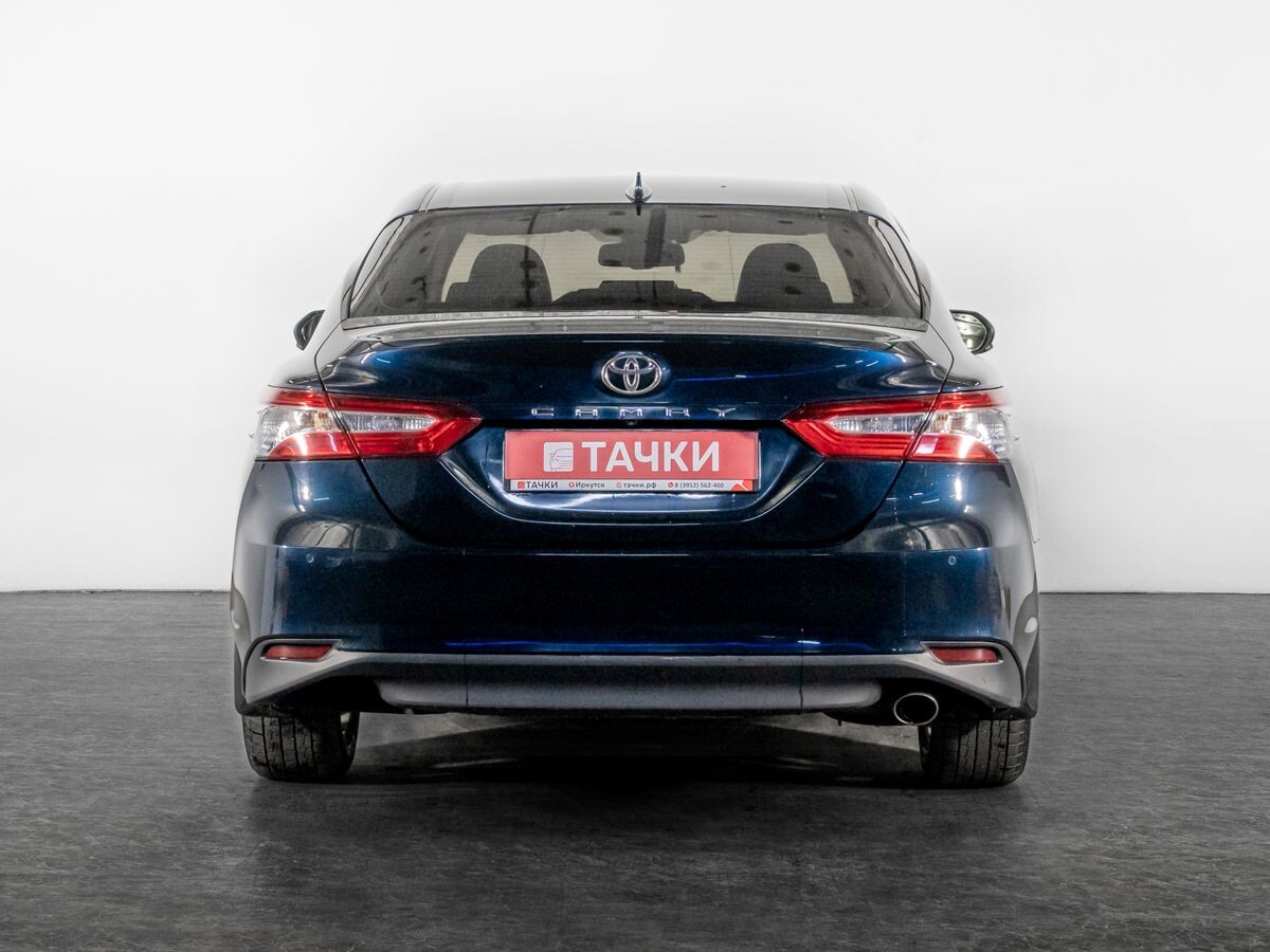 Toyota Camry 2018 - фото автомобиля