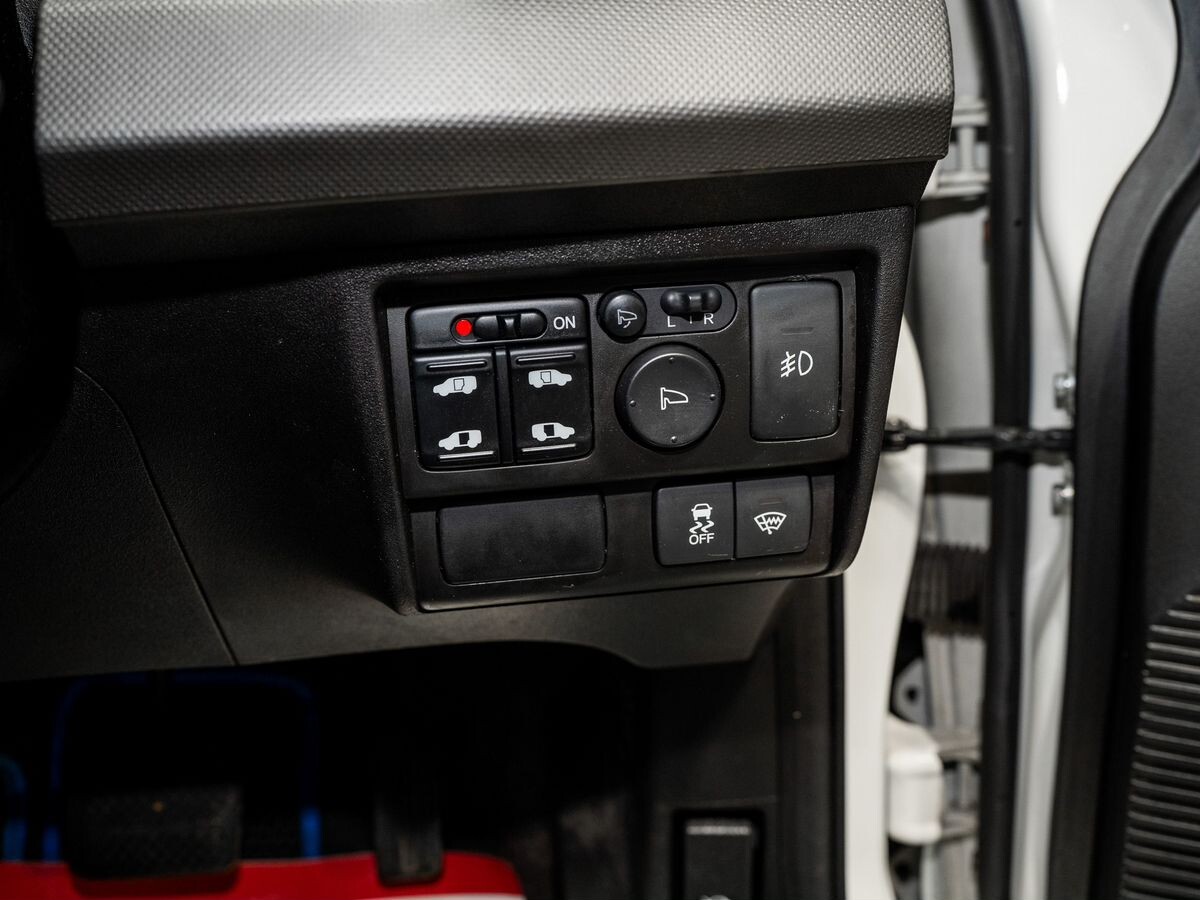 Honda Freed 2012 - фото автомобиля