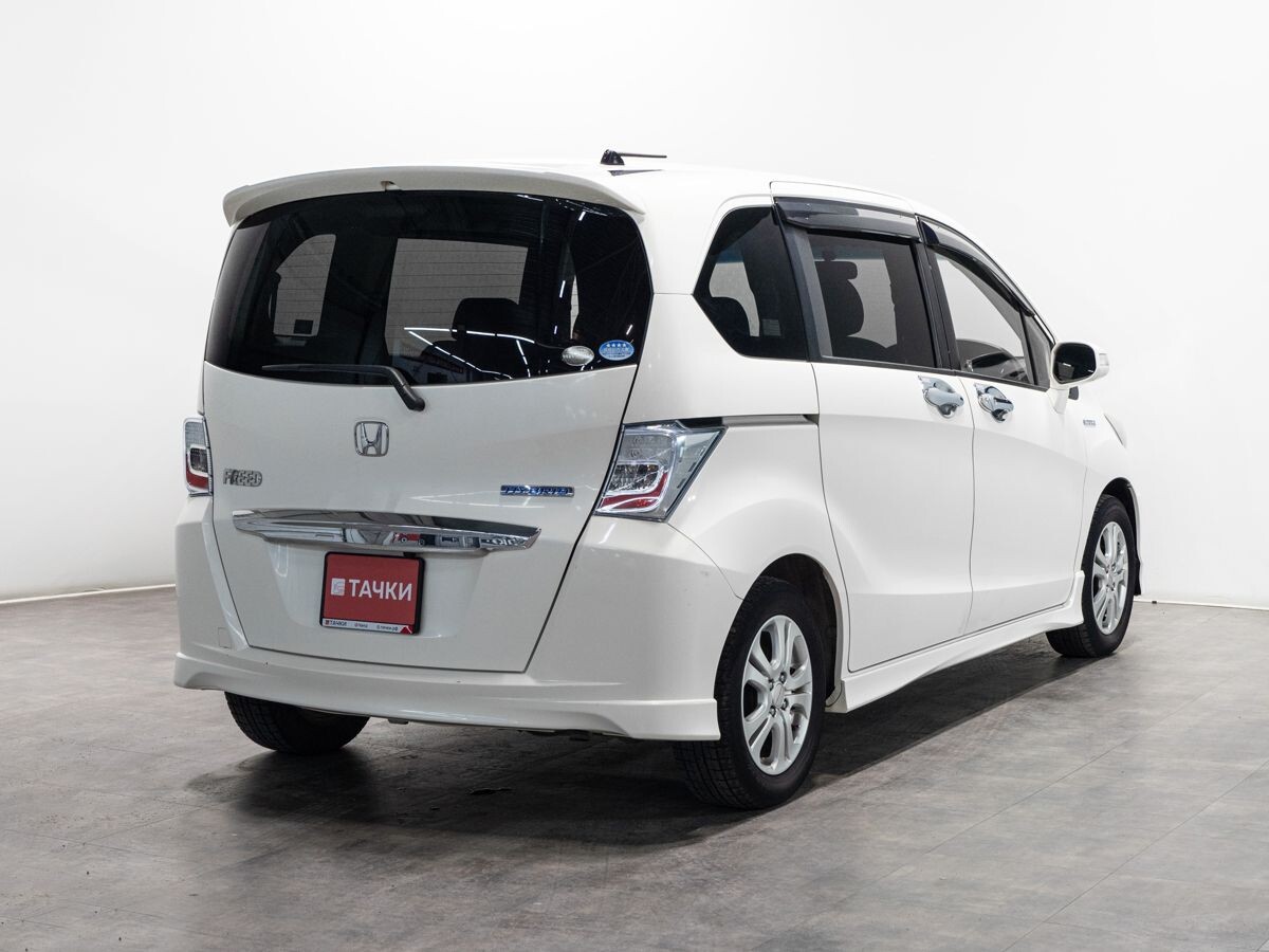 Honda Freed 2012 - фото автомобиля