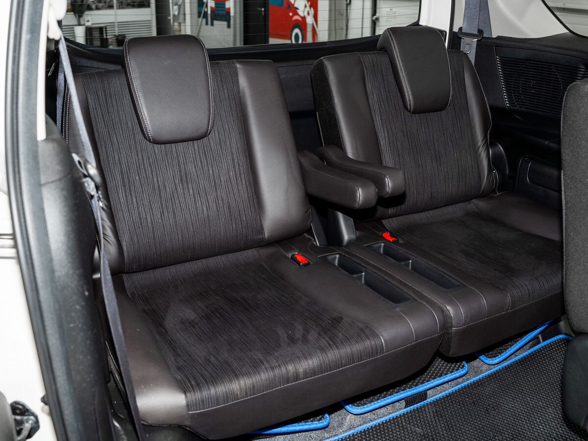 Honda Freed 2012 - фото автомобиля