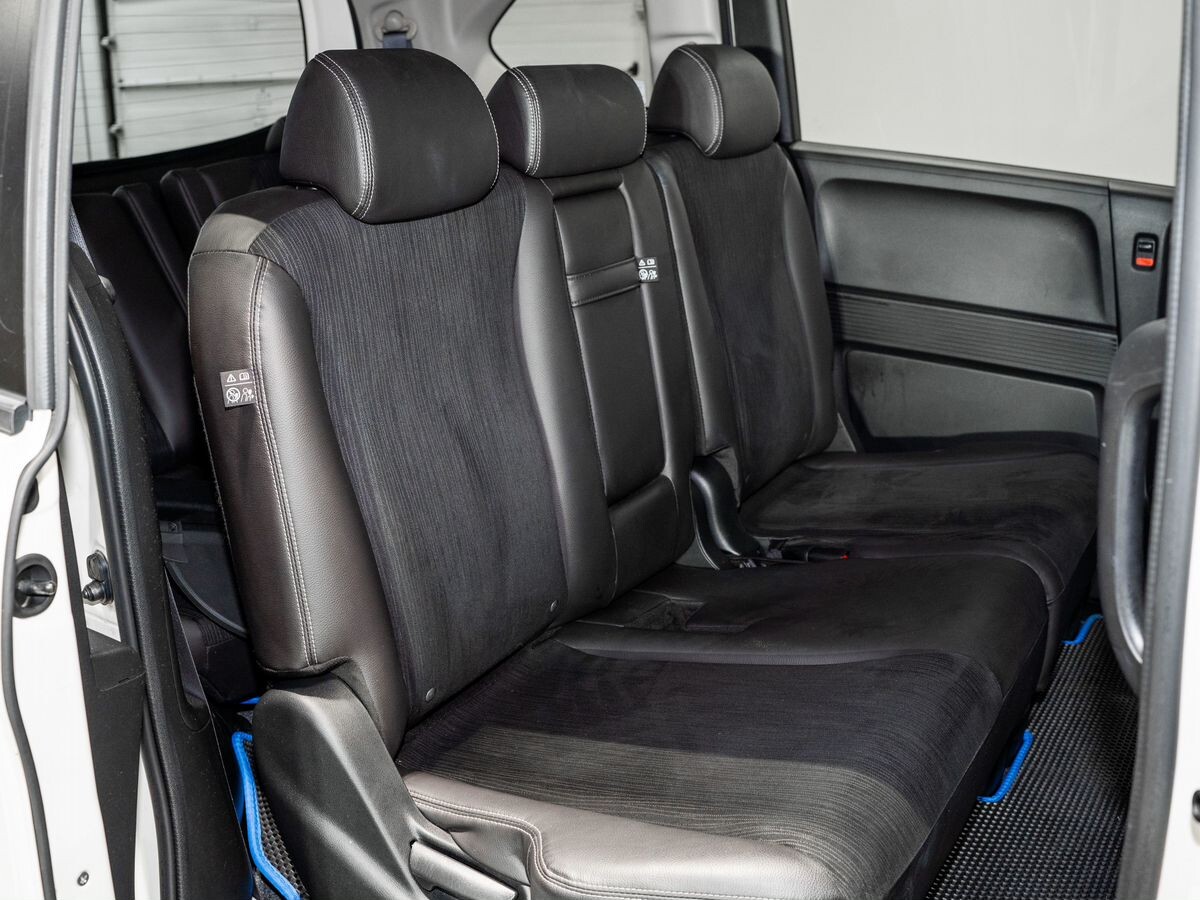 Honda Freed 2012 - фото автомобиля