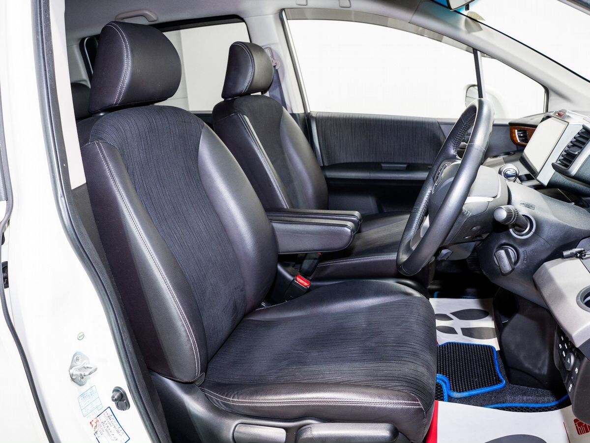 Honda Freed 2012 - фото автомобиля